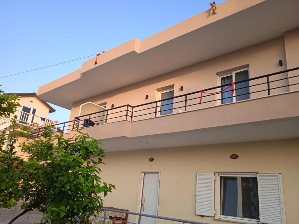 Villa Hysesani Vlorë Екстериор снимка